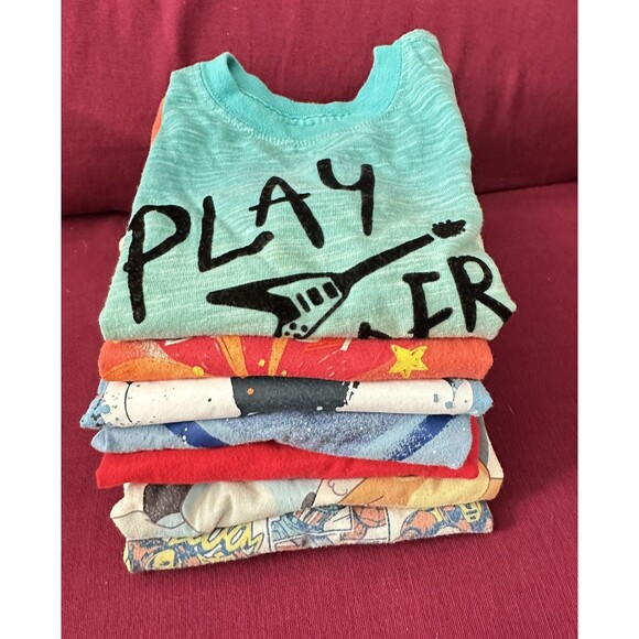 Lot of 7 boys’ short sleeve t-shirts, size 2-4T - Picture 1 of 3